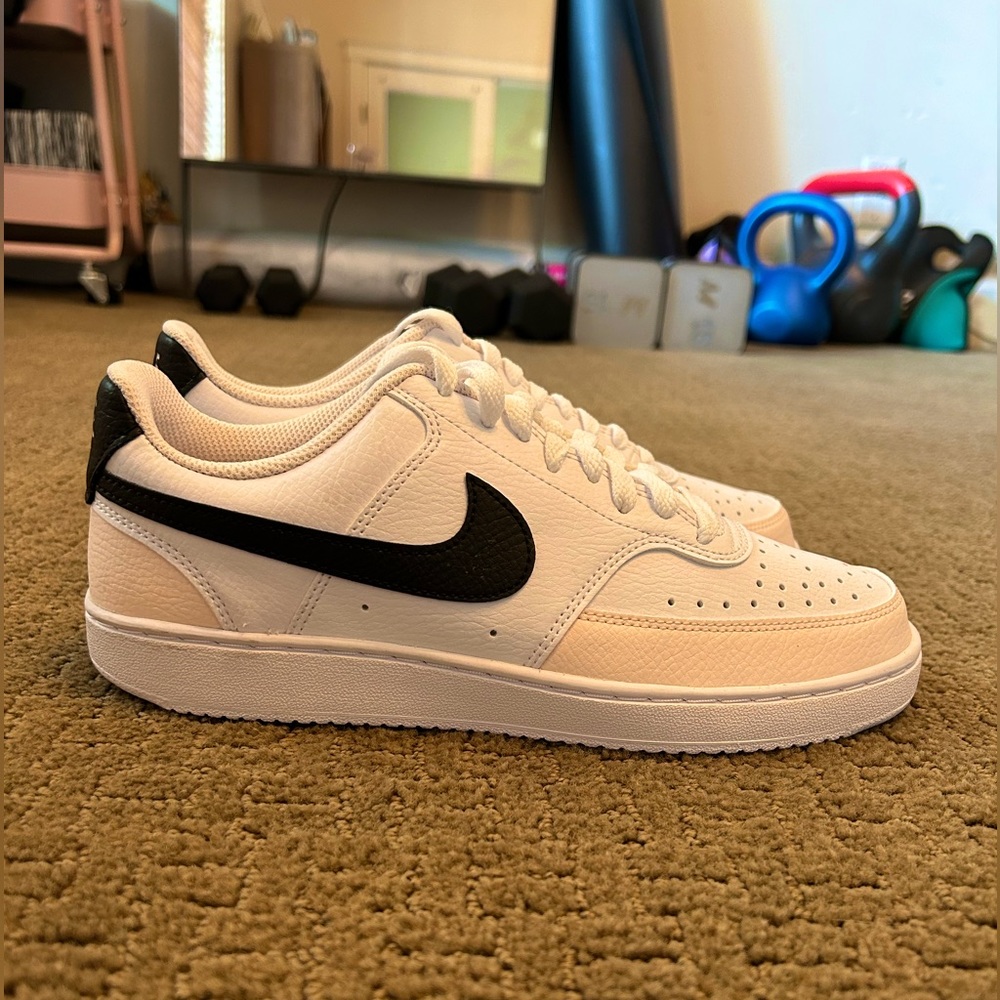 WOMEN'S NIKE COURT VISION LOW NEXT NATURE SUSTAINABLE SNEAKERS